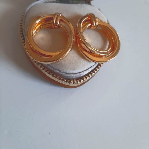 Gold Tone Earrings - Picture 1 of 3
